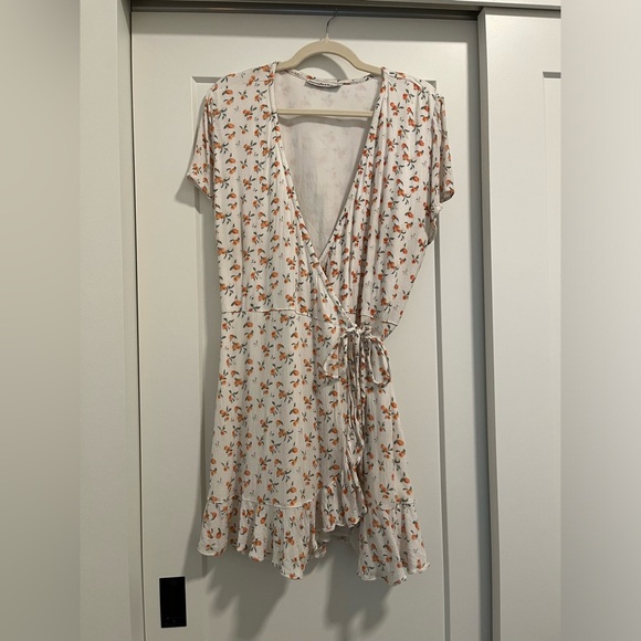 Abercrombie & Fitch Peach Print Wrap Dress - Picture 3 of 8